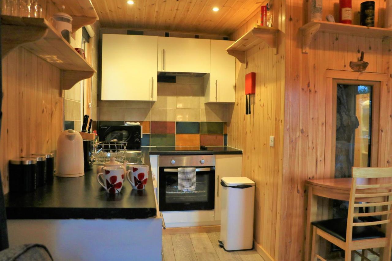 Pine Marten Bar Glenmore Treehouse Aviemore Exterior photo